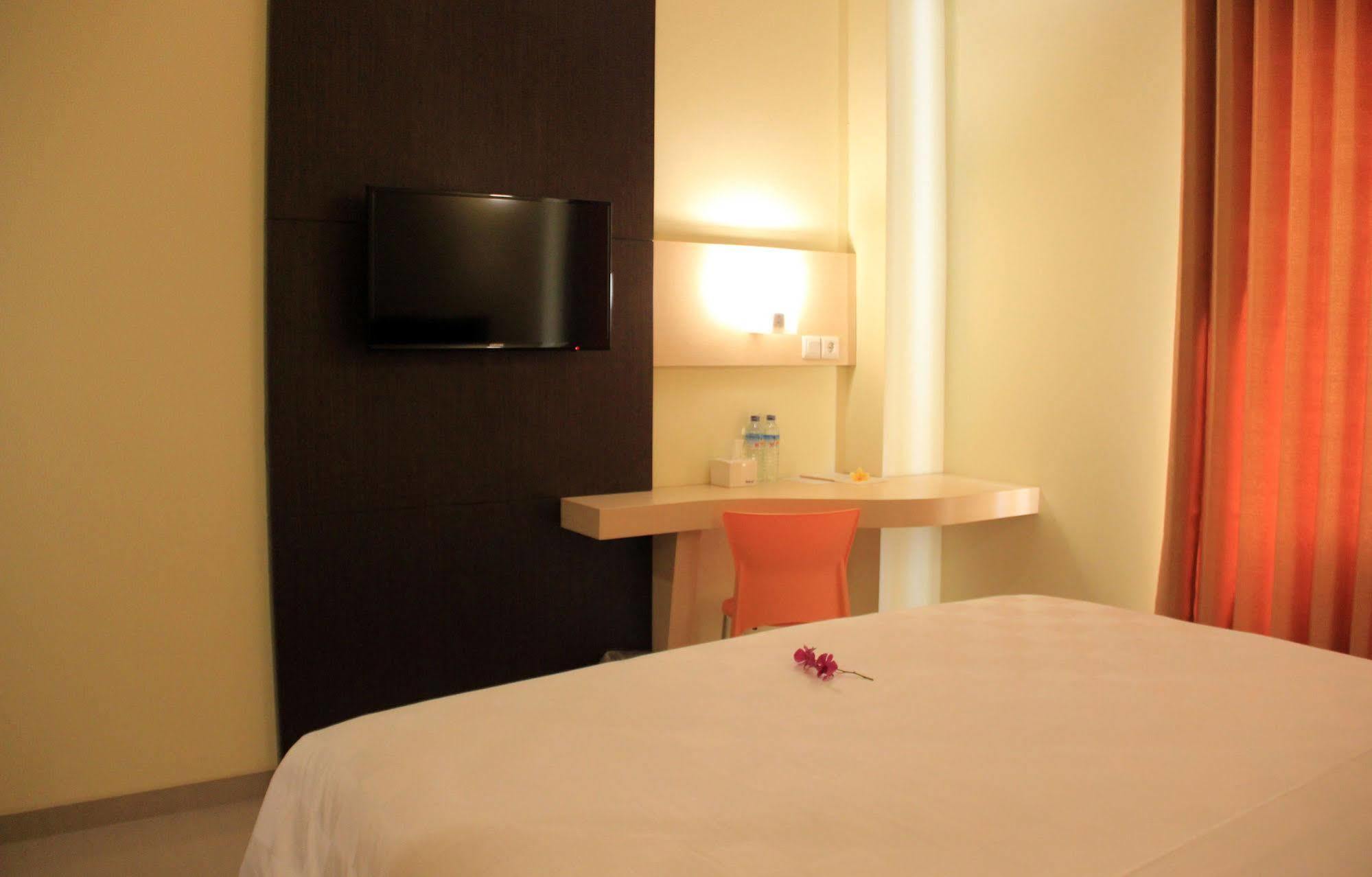 M Hotel Mataram Exterior photo